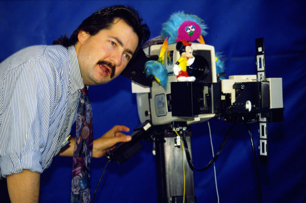 This guy took your school pictures